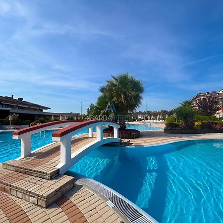 Perla Apartment - 3 Piscine E Un Bar - Desenzano Desenzano del Garda Kültér fotó