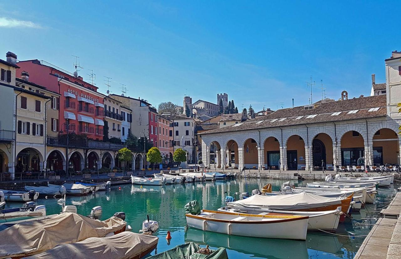 Perla Apartment - 3 Piscine E Un Bar - Desenzano Desenzano del Garda Kültér fotó