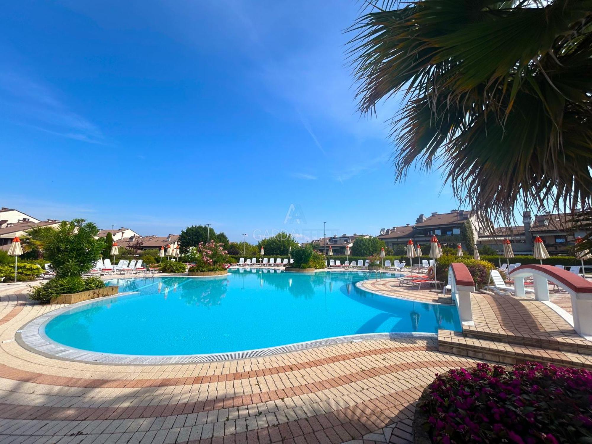 Perla Apartment - 3 Piscine E Un Bar - Desenzano Desenzano del Garda Kültér fotó