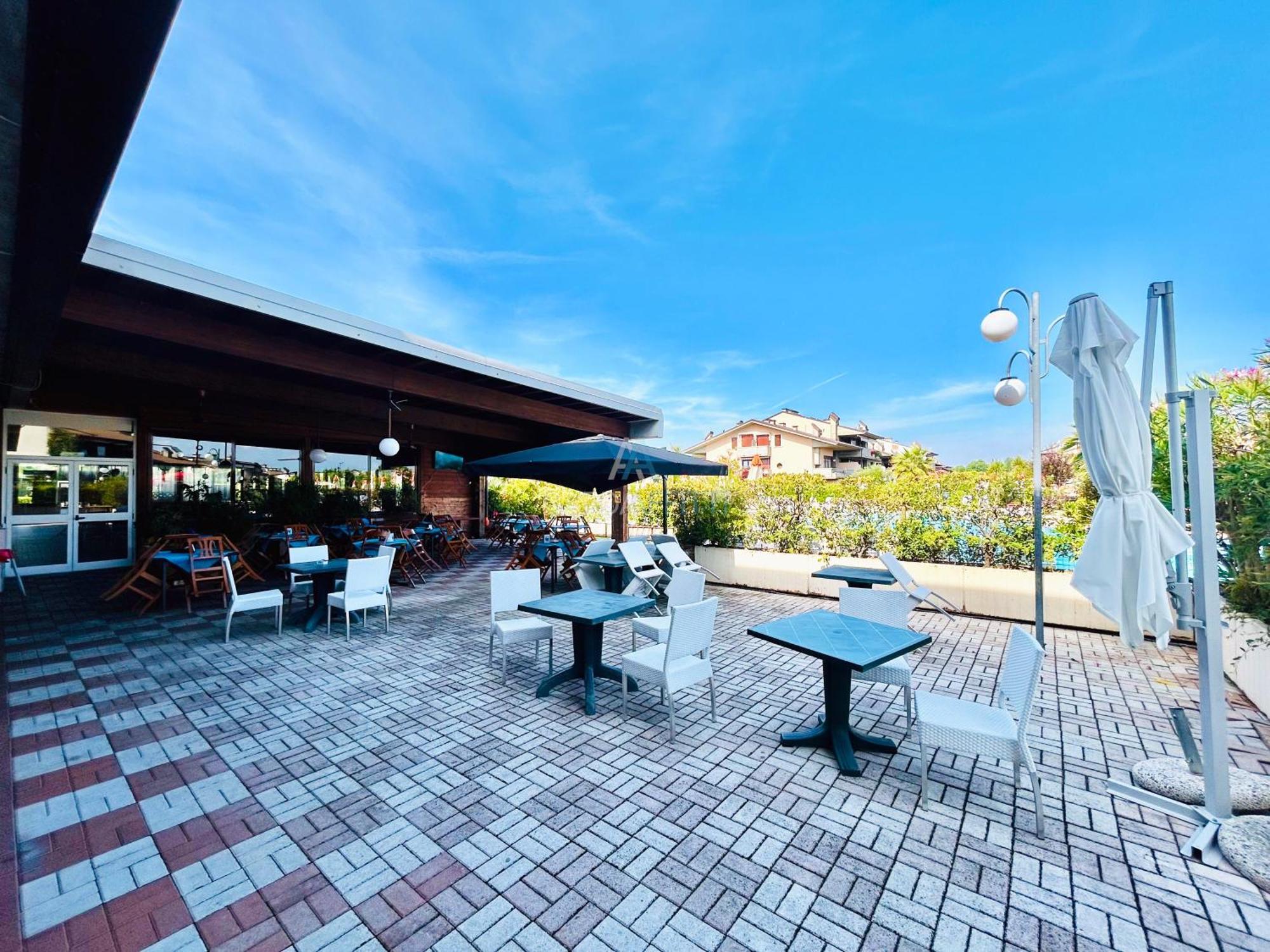 Perla Apartment - 3 Piscine E Un Bar - Desenzano Desenzano del Garda Kültér fotó
