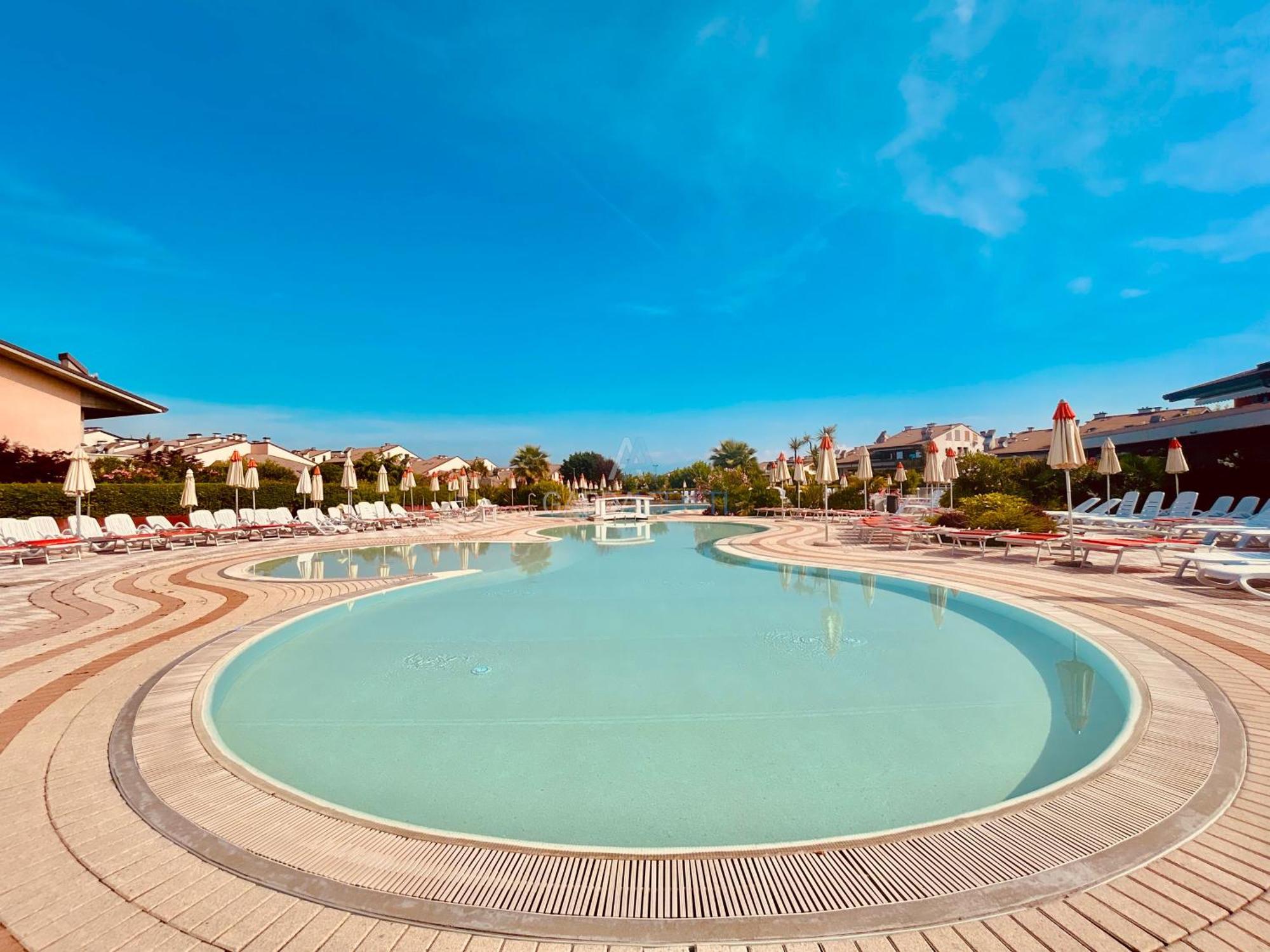 Perla Apartment - 3 Piscine E Un Bar - Desenzano Desenzano del Garda Kültér fotó