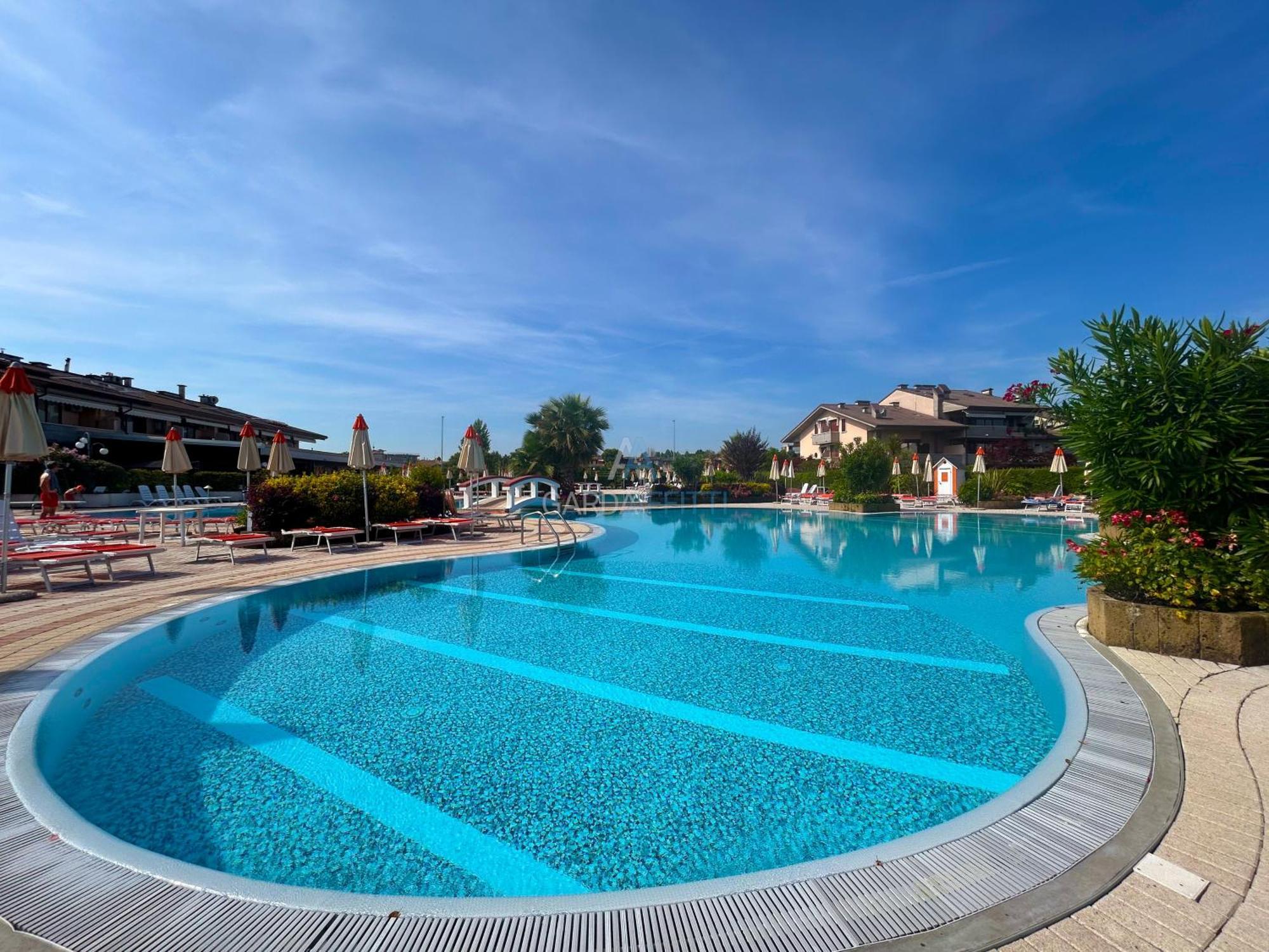 Perla Apartment - 3 Piscine E Un Bar - Desenzano Desenzano del Garda Kültér fotó